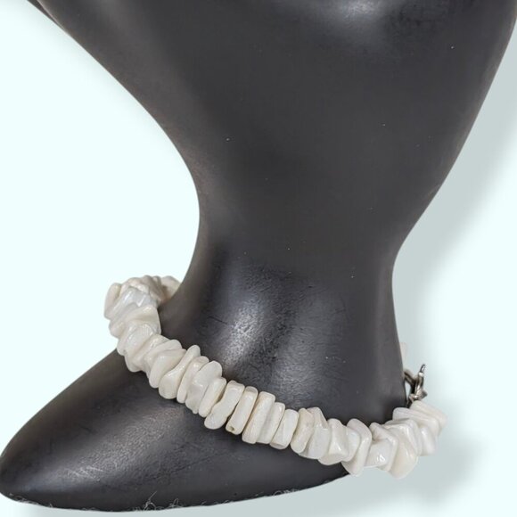 (2/$20) V. White Shell Beaded Bracelet - Picture 2 of 4
